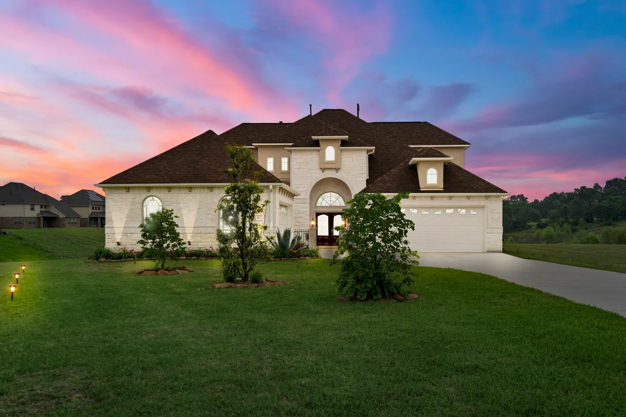 Houston Real Estate | View 11 Waterstone Court | 4 Beds, 4 Baths