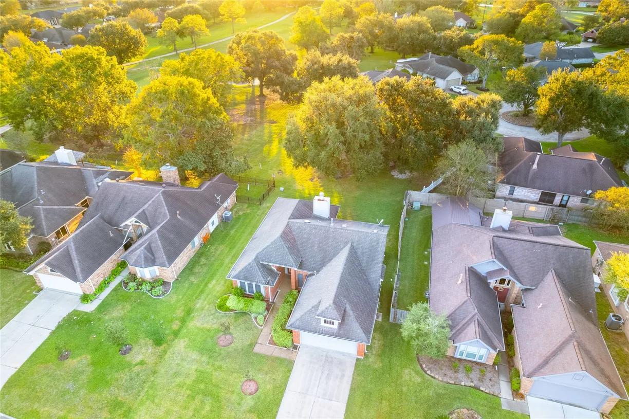 Houston Real Estate | View 822 Maple Branch Lane | Listing