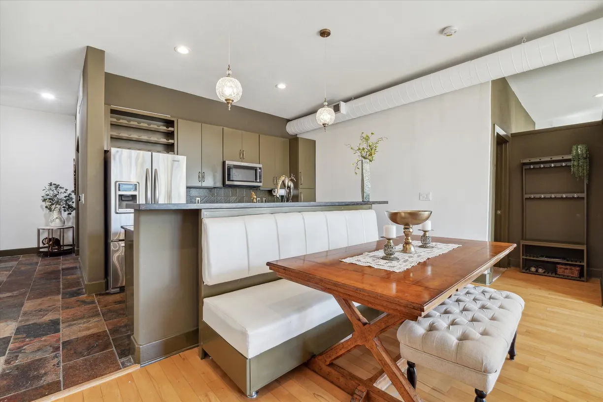 Houston Real Estate | View 1901 Post Oak Boulevard, 3208 | Listing