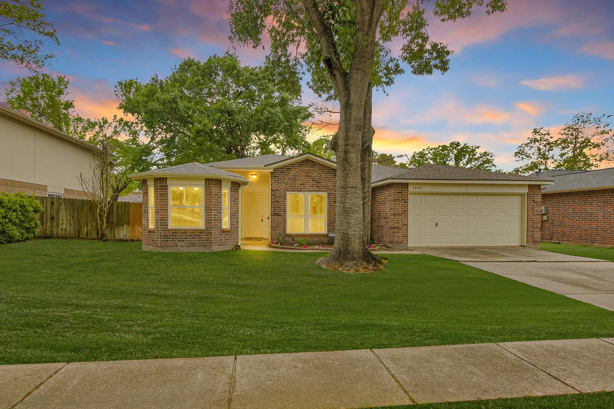 The Woodlands Real Estate | View 28919 Loddington Street | 3 Beds, 2 Baths