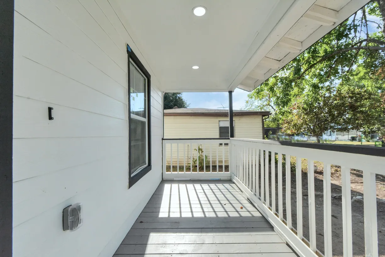 Houston Real Estate | View 1501 Maiden Lane | Listing