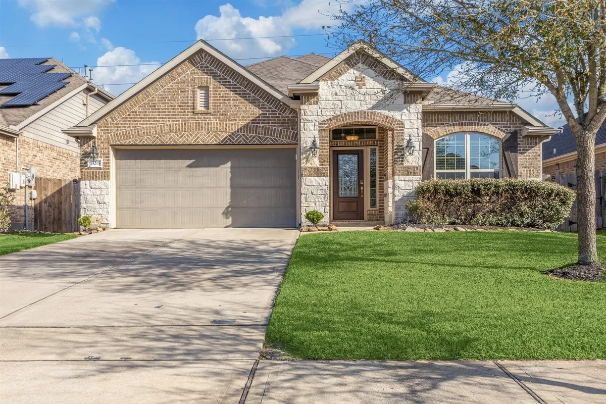 Houston Real Estate | View 13215 Alcott Forest Lane | 3 Beds, 2 Baths