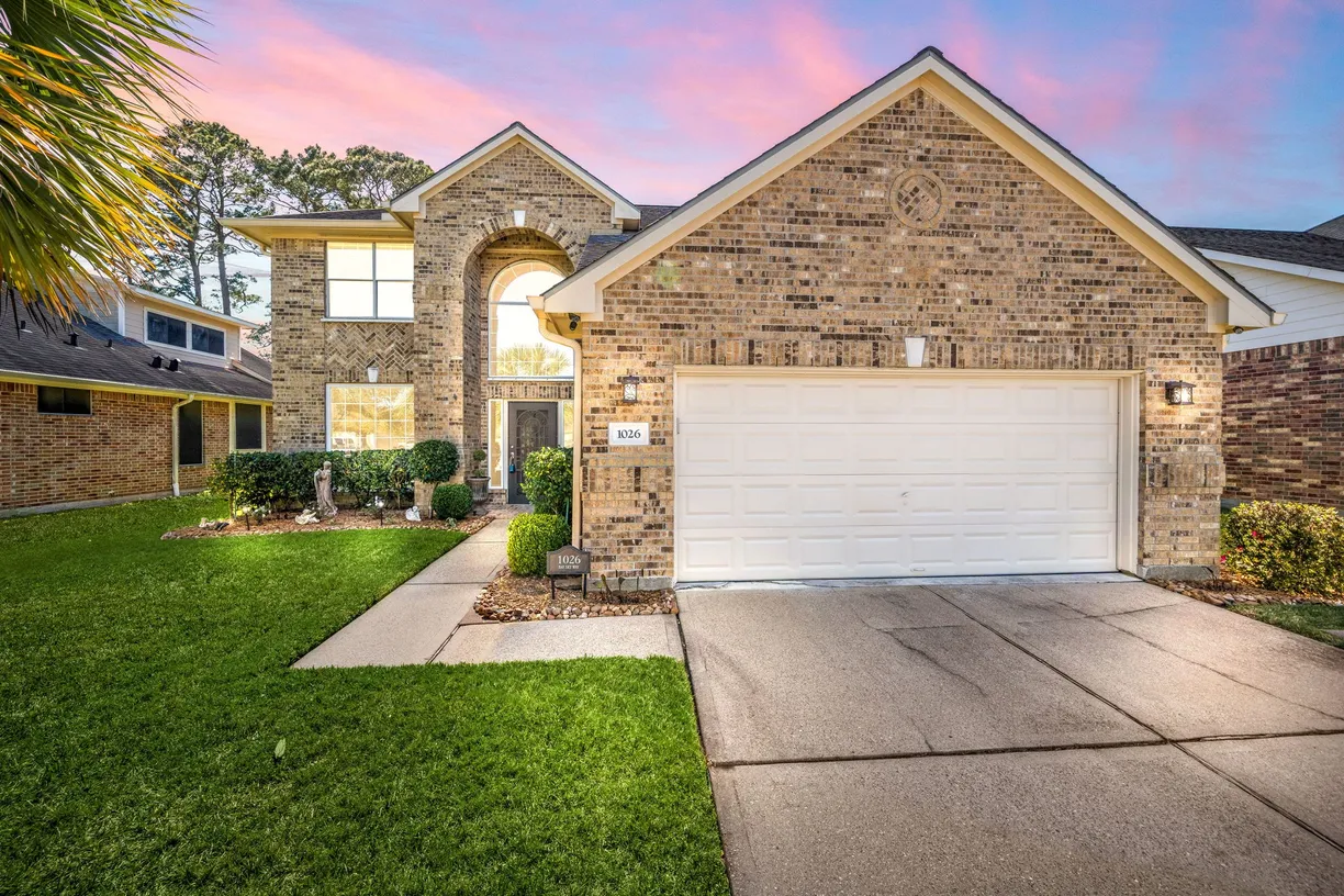 Houston Real Estate | View 1026 Bay Sky Way | Listing