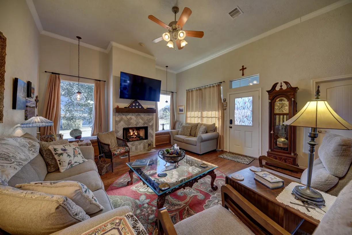 Houston Suburbs Real Estate | View 2106 Springwood | Listing