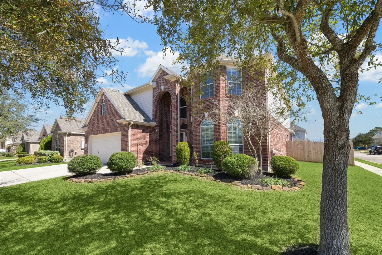 Houston Real Estate | View 801 Dawn Ridge Way | Listing
