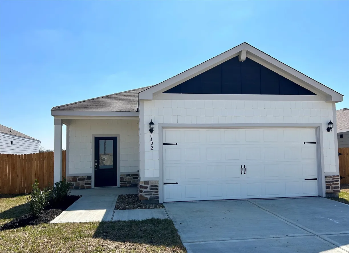 Houston Real Estate | View 6422 Summer Pass Drive | 3 Beds, 2 Baths