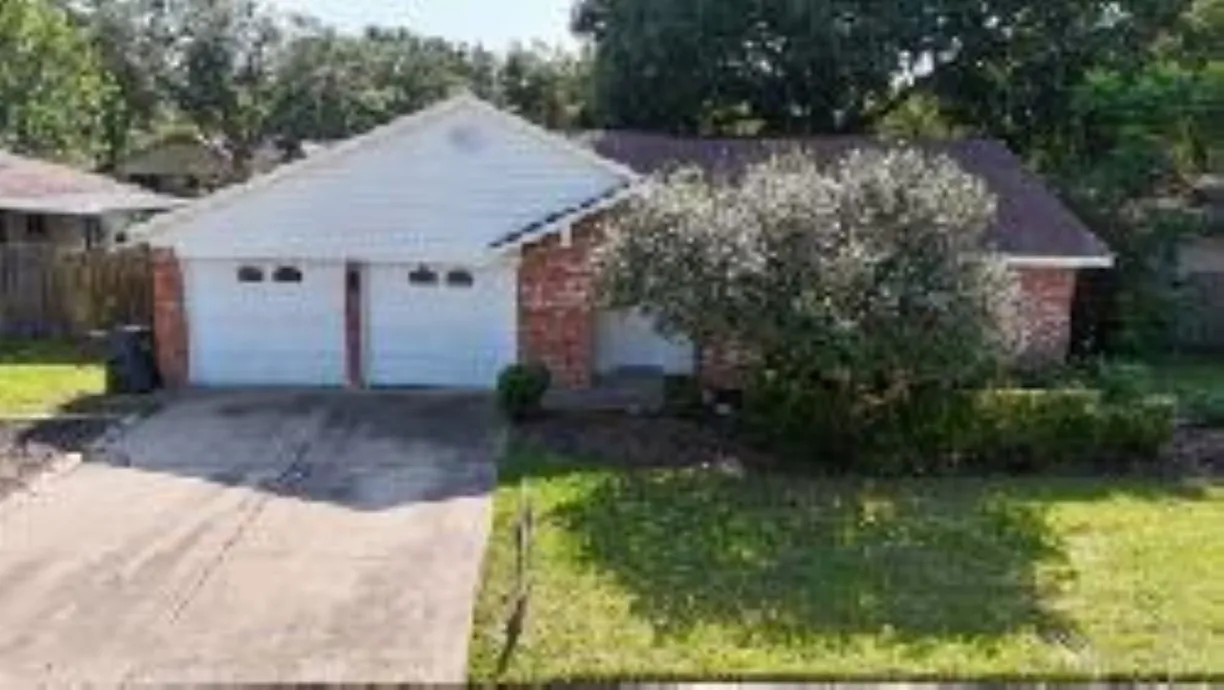 Houston Real Estate | View 2307 Goodrich Street | 3 Beds, 2 Baths