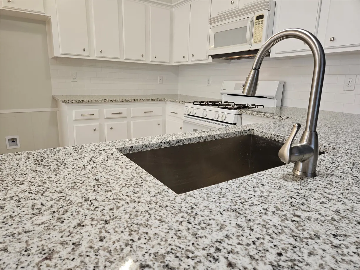 Houston Real Estate | View 2307 Goodrich Street | Listing
