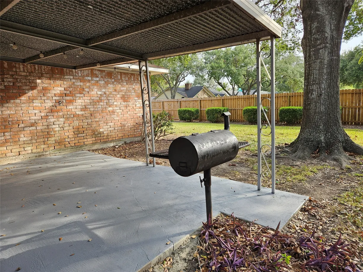Houston Real Estate | View 2307 Goodrich Street | Listing