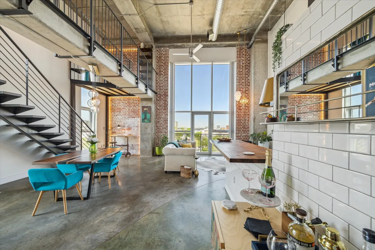 Houston Real Estate | View 2000 Bagby Street, 5400 | Listing