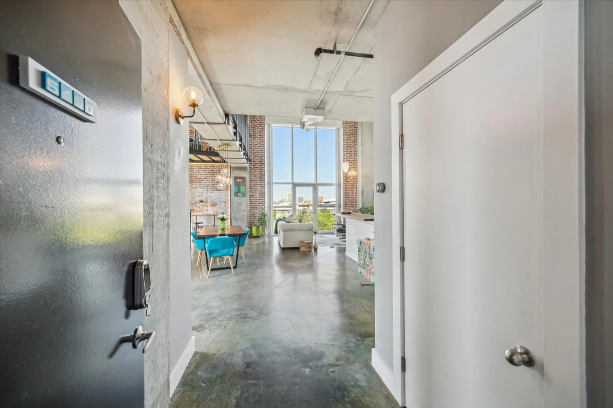 Houston Real Estate | View 2000 Bagby Street, 5400 | Listing
