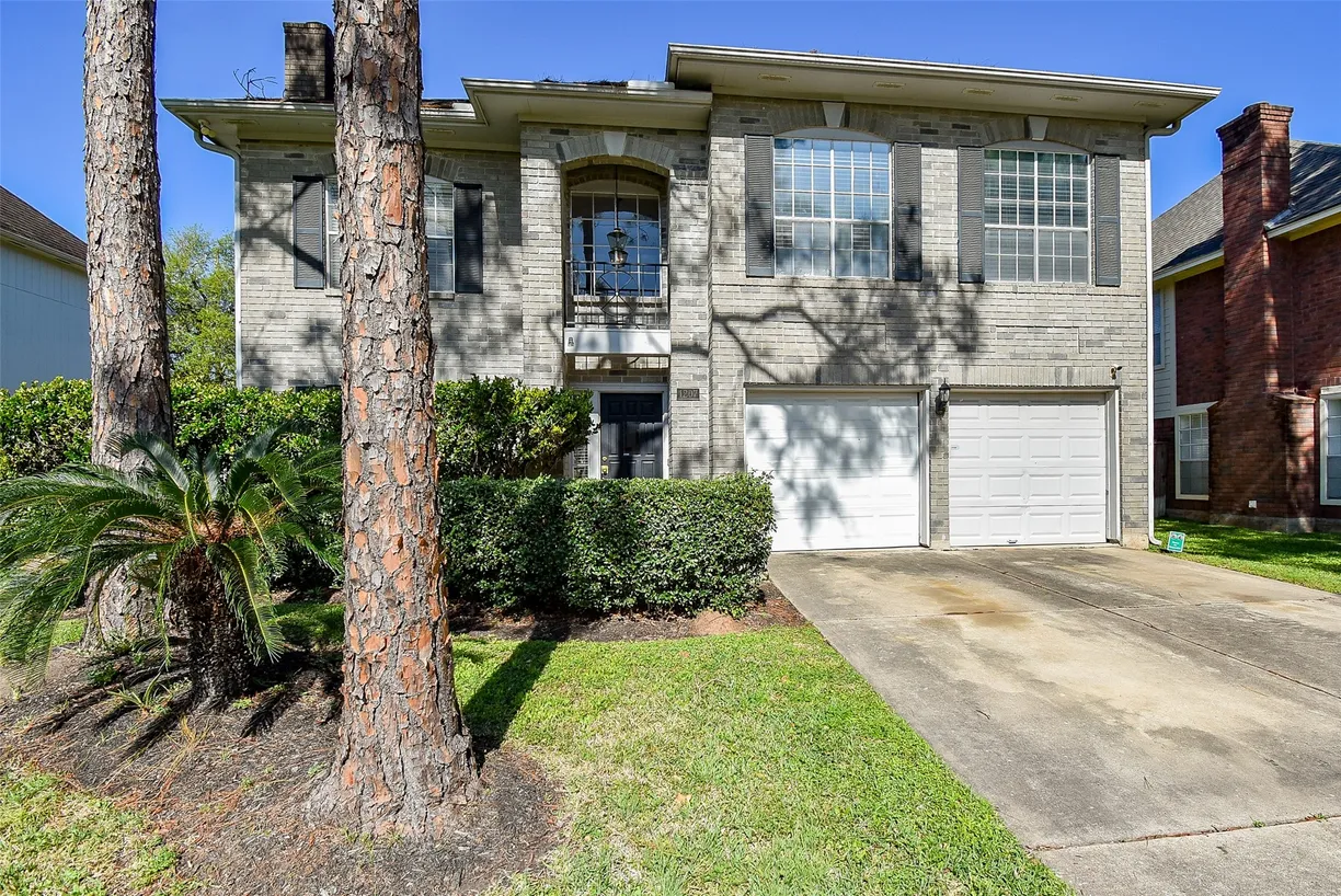 Houston Suburbs Real Estate | View 1207 Green Knoll Drive | Listing