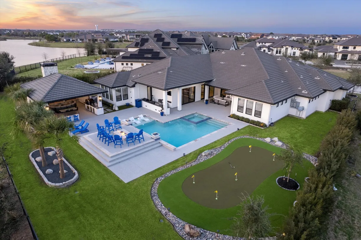 Houston Real Estate | View 19431 Carpenters Bayou Court | 4 Beds, 4 Baths