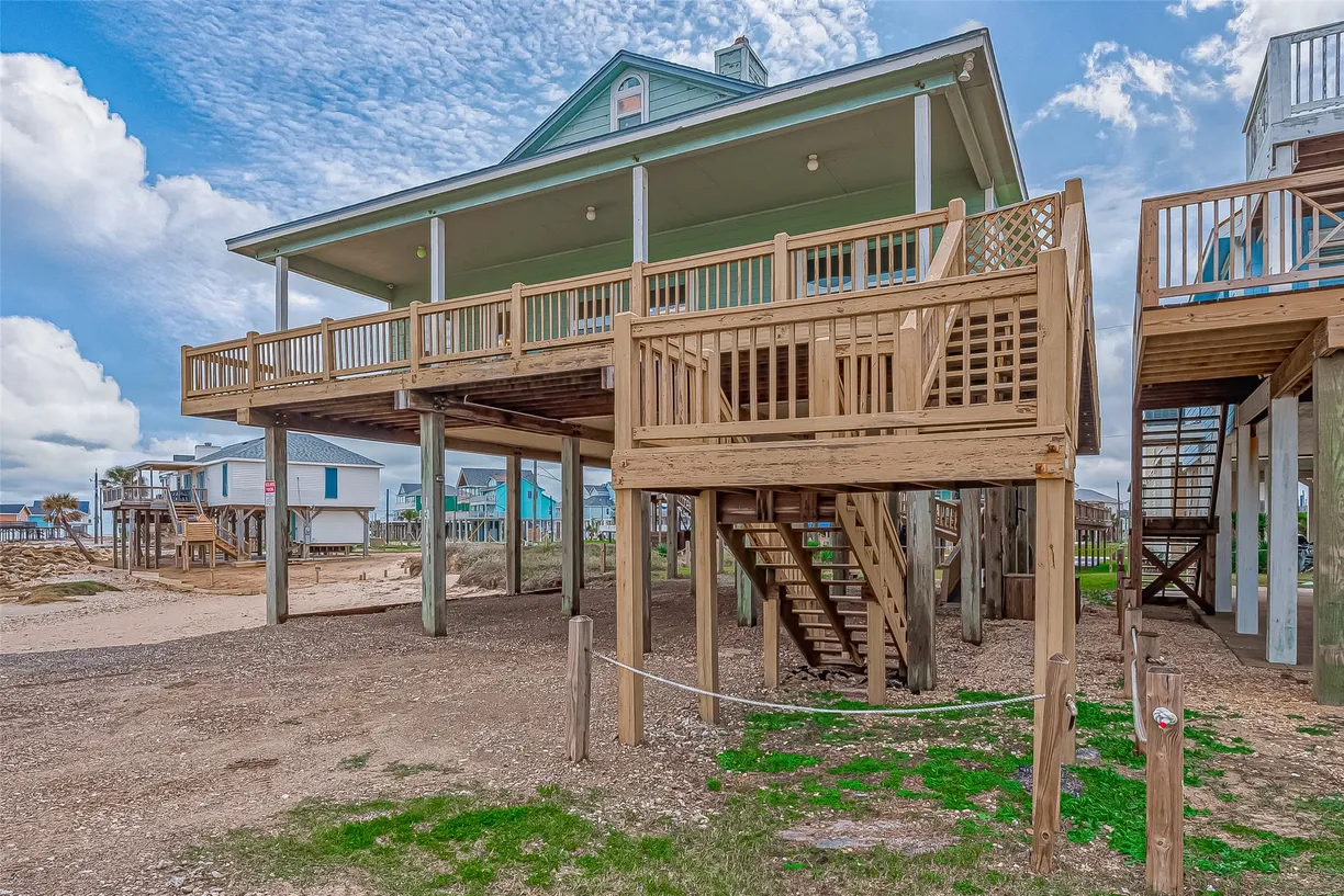 Houston Suburbs Real Estate | View 13111 Gulf Beach Drive | Listing