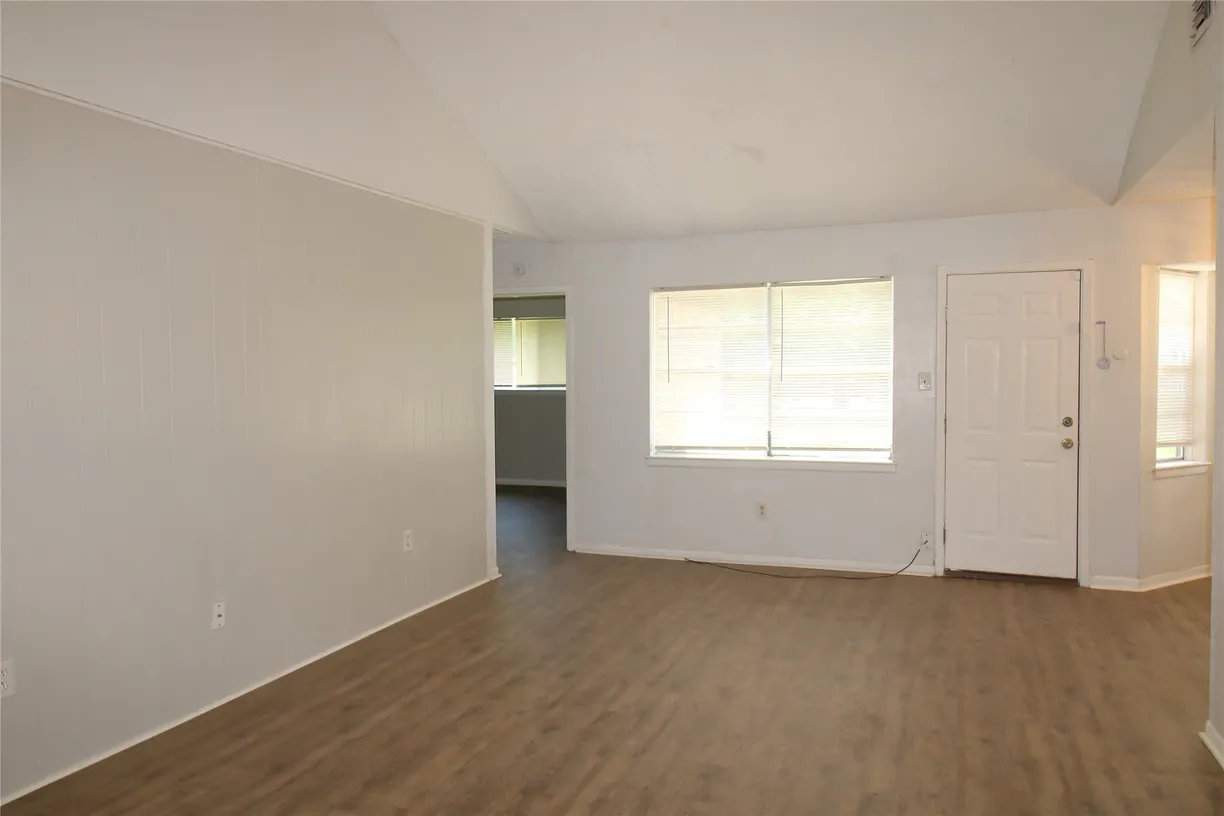 Houston Real Estate | View 701 Meadowglen Drive | Listing