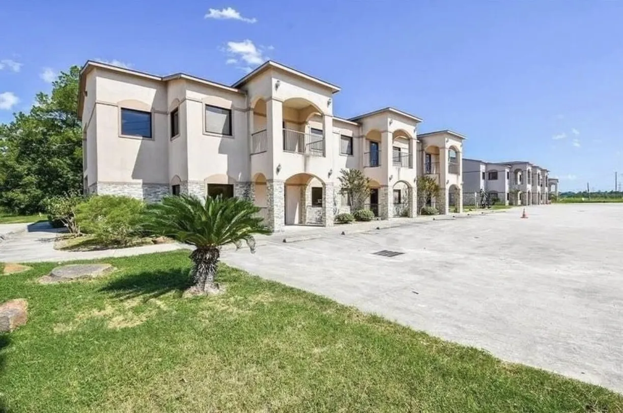 Houston Real Estate | View 20550 Townsen Boulevard, 101-2 | 3 Beds, 1 Bath