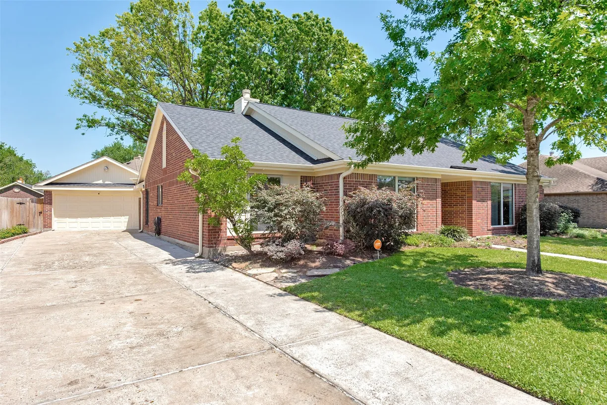 Houston Real Estate | View 14103 Double Pine Drive | Listing
