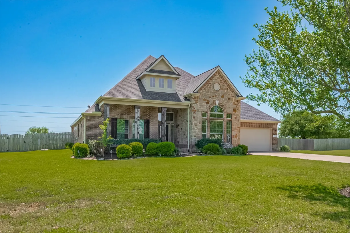Houston Suburbs Real Estate | View 7502 Tejas Lakes Trail | 3 Beds, 3 Baths