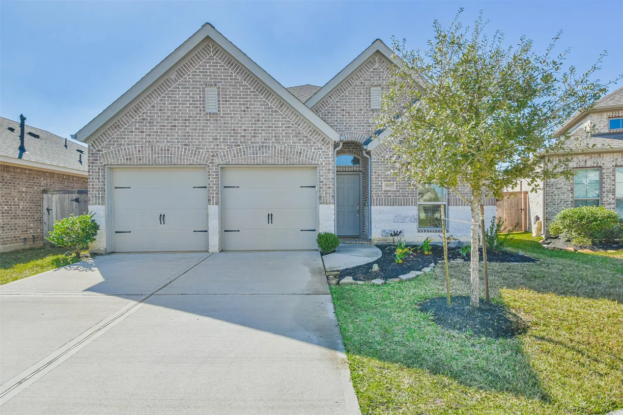 Houston Real Estate | View 19807 Lone Paddock Circle | 3 Beds, 2 Baths