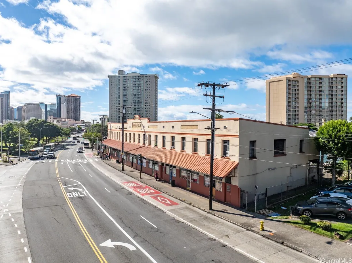 Hawaii Real Estate | View 425 N King Street
