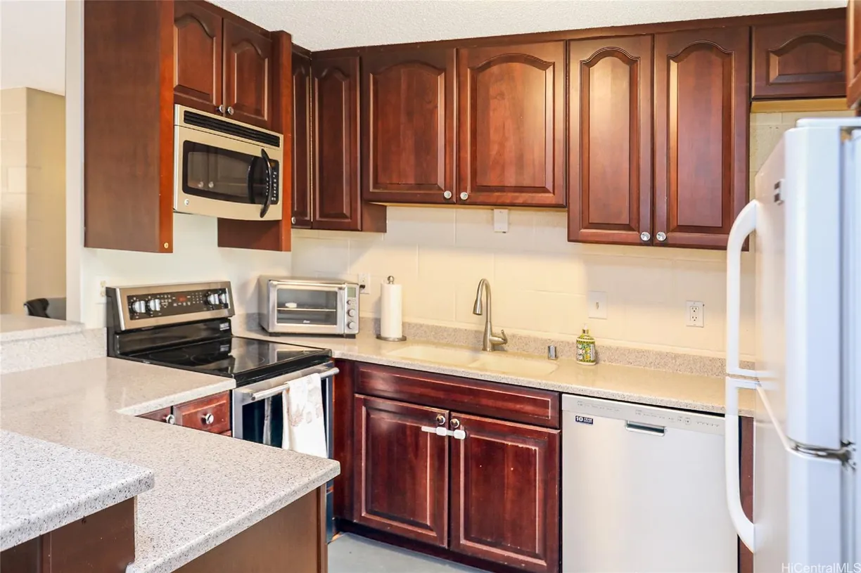 Hawaii Real Estate | View 95-273 Waikalani Drive, D905 | 3 Beds, 2 Baths