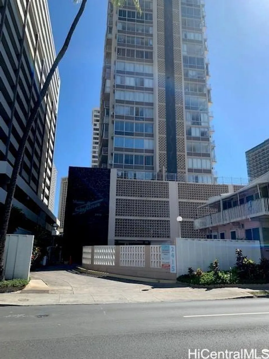 Hawaii Real Estate | View 2415 Ala Wai Boulevard, 907 | 1 Bed, 1 Bath