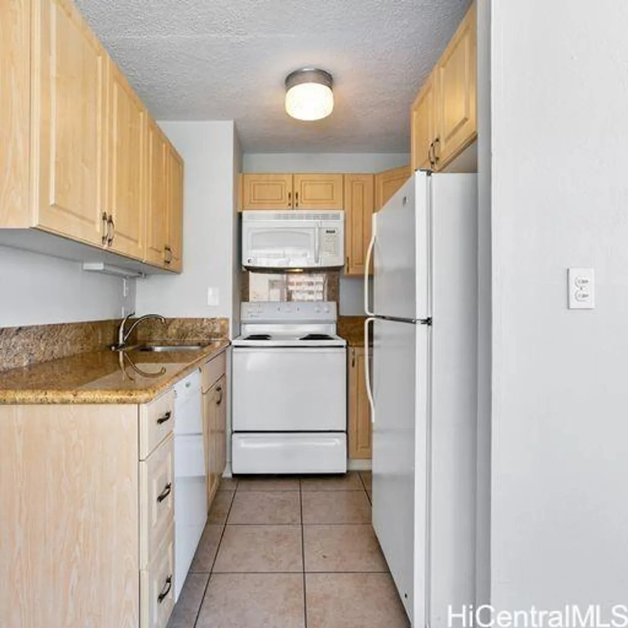 Hawaii Real Estate | View 2415 Ala Wai Boulevard, 907 | Listing