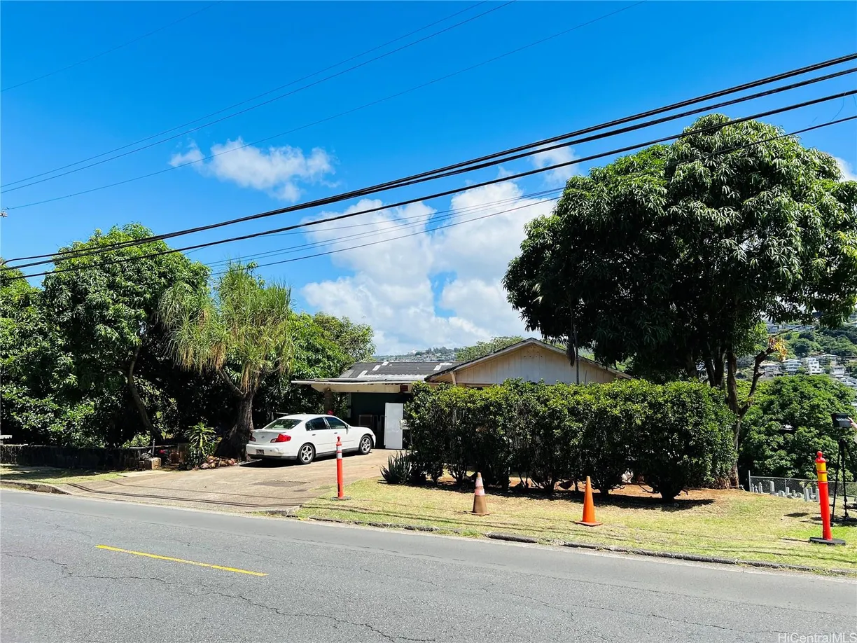 Hawaii Real Estate | View 322 Auwaiolimu Street | Listing