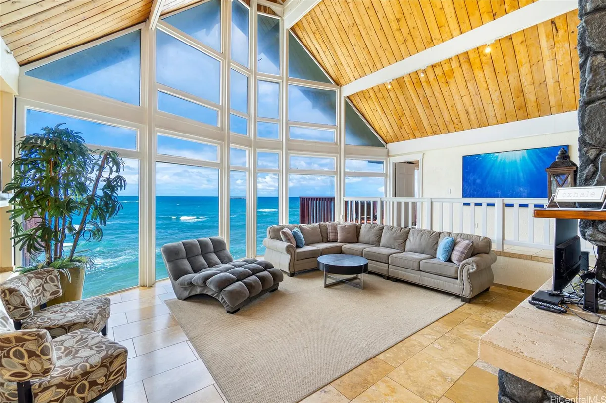 Hawaii Real Estate | View 55-123 Naupaka Street | 7 Beds, 4 Baths