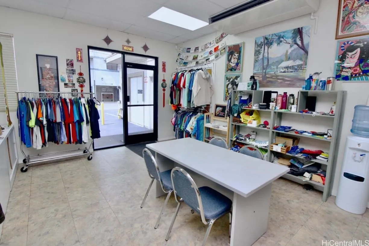 Hawaii Real Estate | View 524 Kalihi Street | Listing