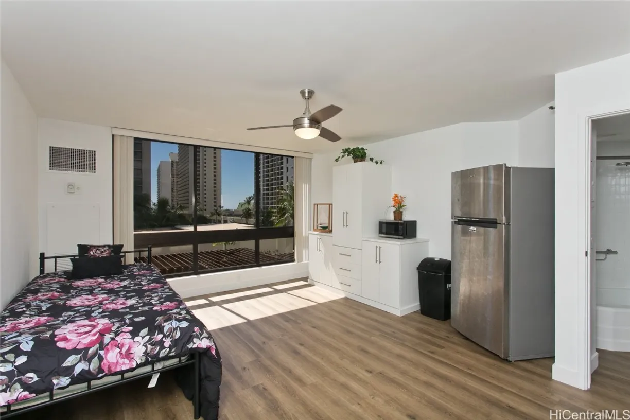 Hawaii Real Estate | View 300 Wai Nani Way, I-708 | 1 Bath