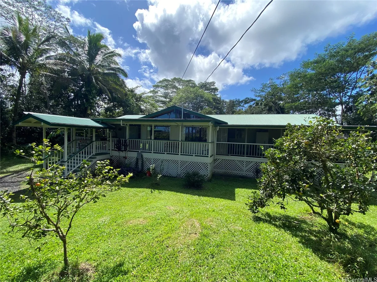 Hawaii Real Estate | View  | 4 Beds, 2 Baths