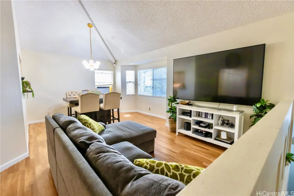 Hawaii Real Estate | View 95-1058G Ainamakua Drive, 119 | 2 Beds, 1 Bath