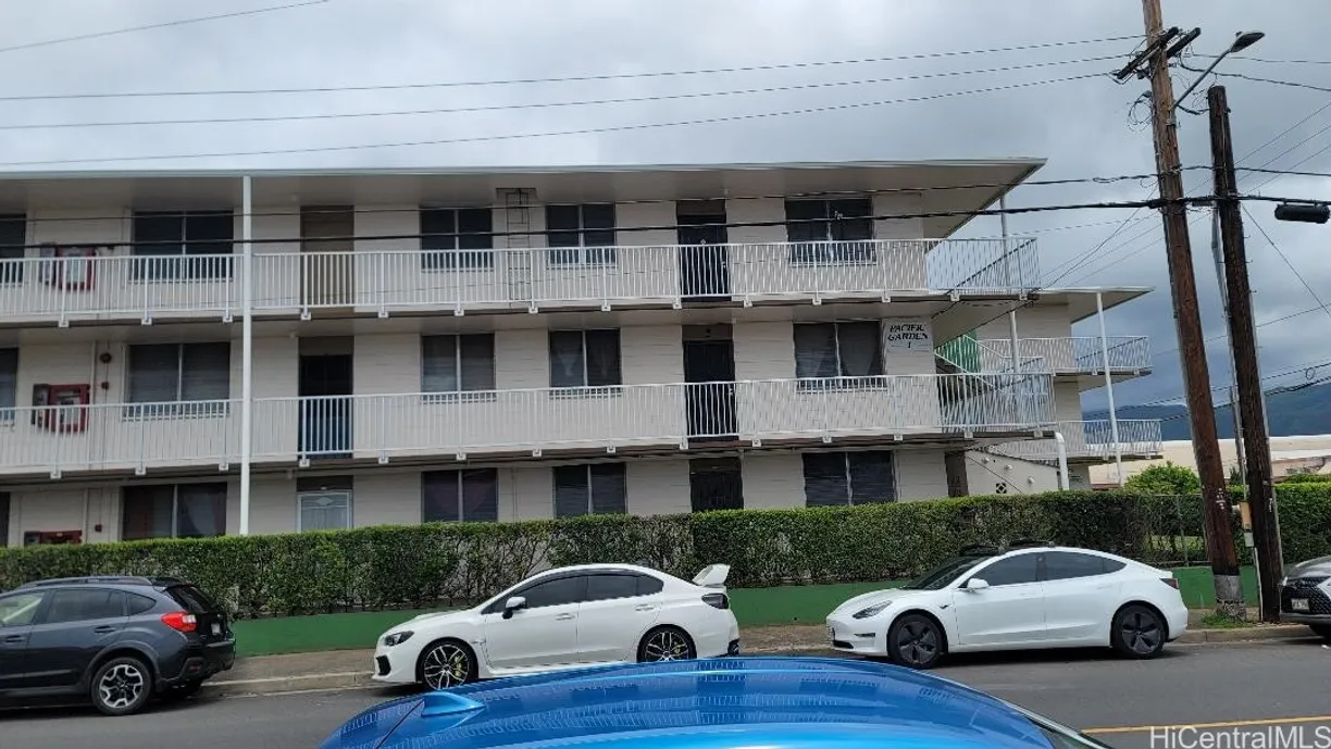 Hawaii Real Estate | View 720 Waiakamilo Road, C220 | 2 Beds, 1 Bath