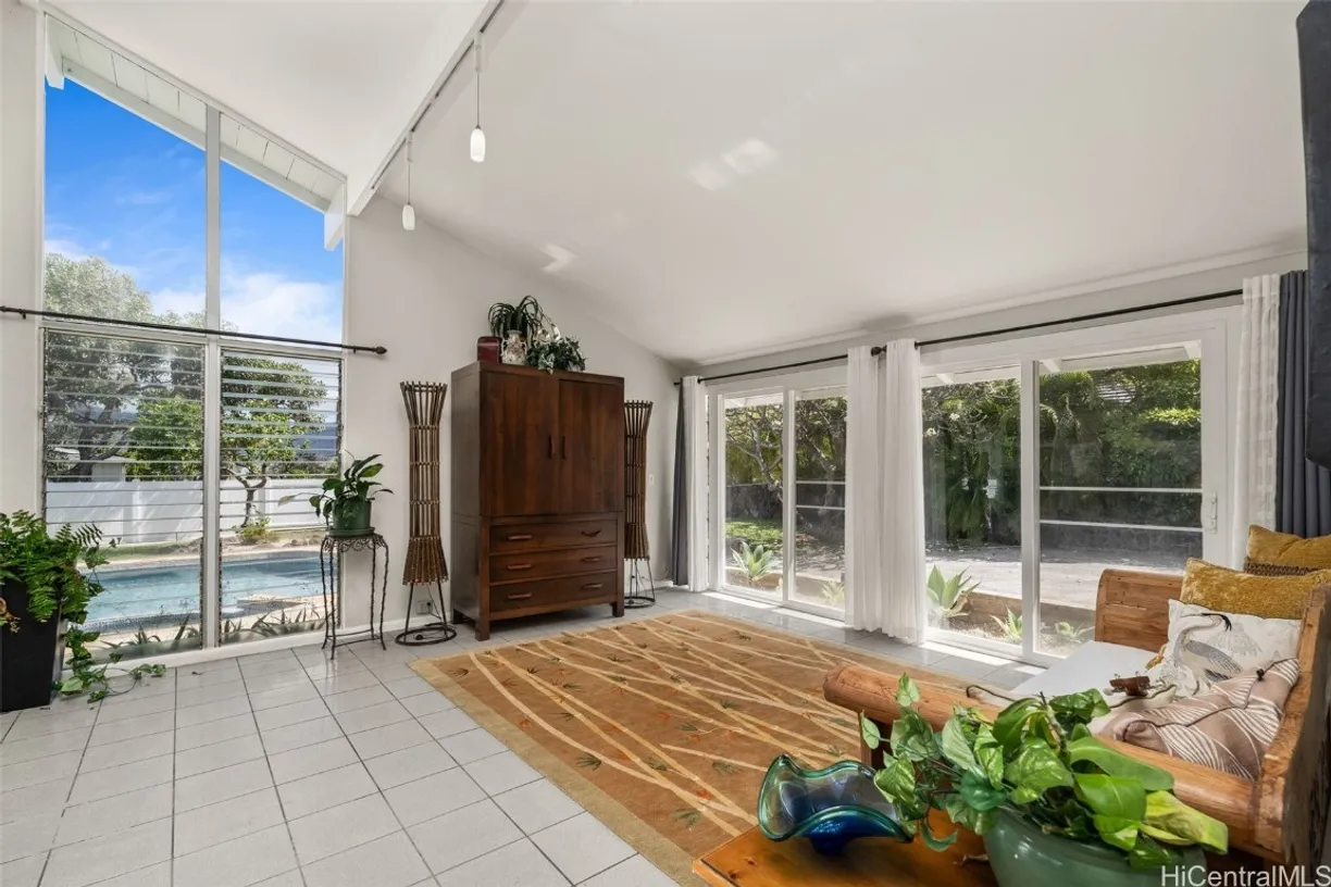 Hawaii Real Estate | View 251 Kalalau Street | Listing
