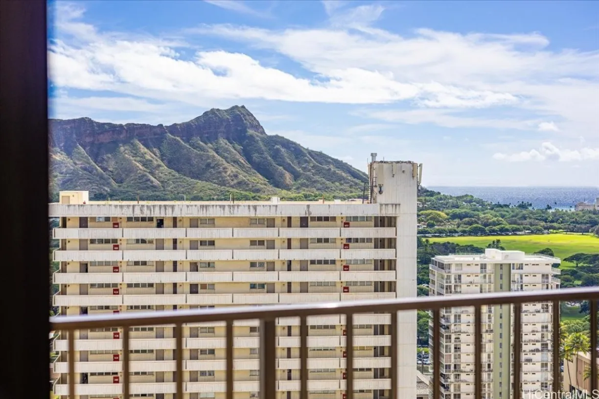 Hawaii Real Estate | View 201 Ohua Avenue, 2809 | 1 Bed, 1 Bath