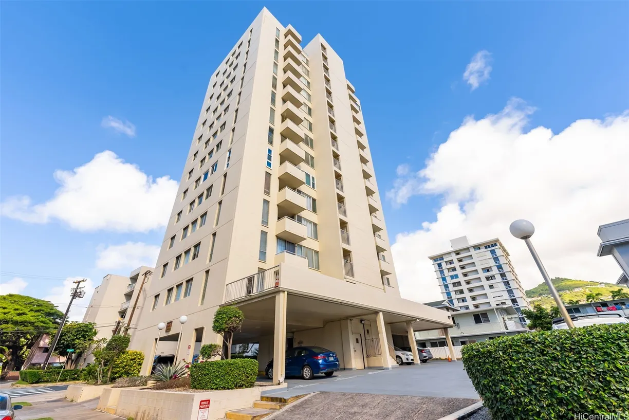 Hawaii Real Estate | View 1624 Dole Street, 704 | 2 Beds, 1 Bath