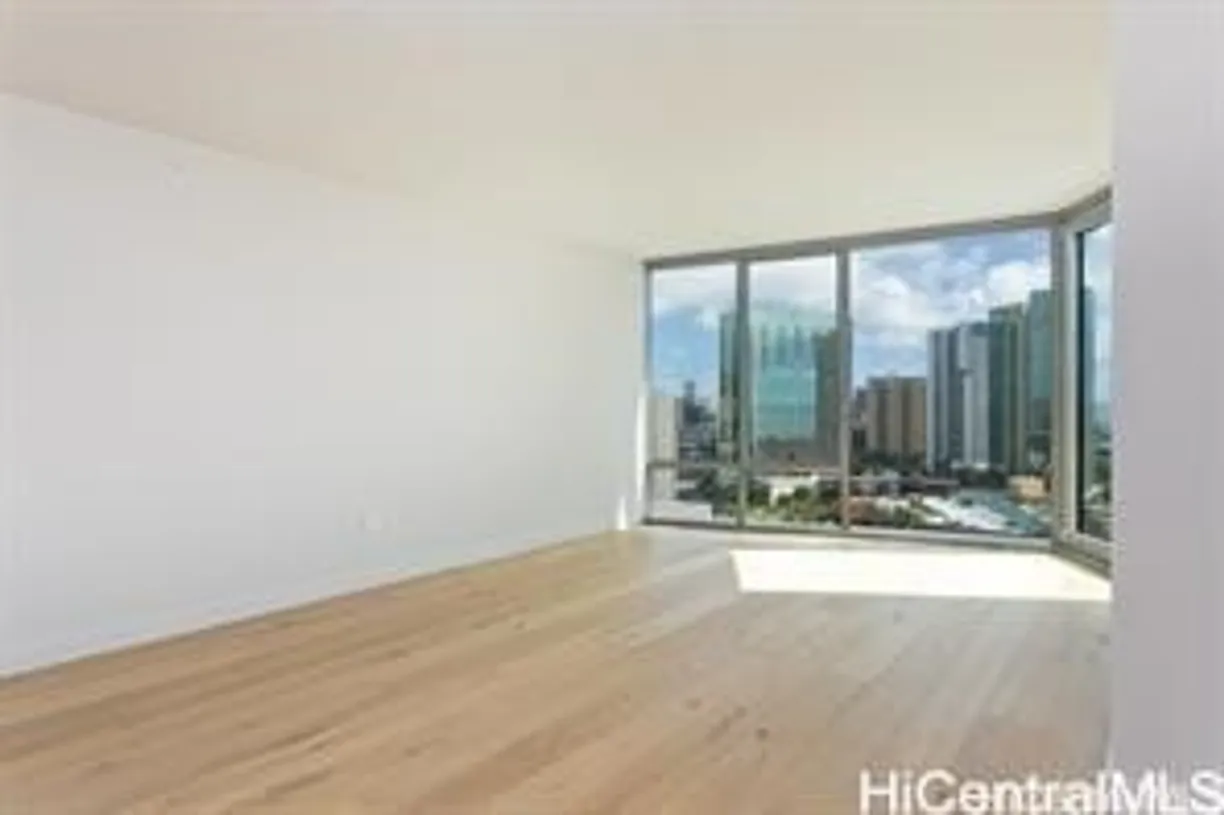 Hawaii Real Estate | View 1001 Queen Street, 2002 | 2 Beds, 2 Baths