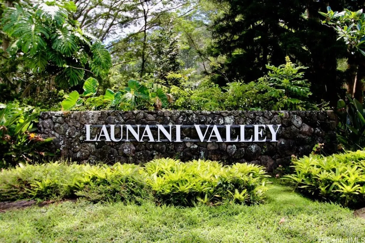 Hawaii Real Estate | View 95-510 Wikao Street, L204 | 2 Beds, 2 Baths
