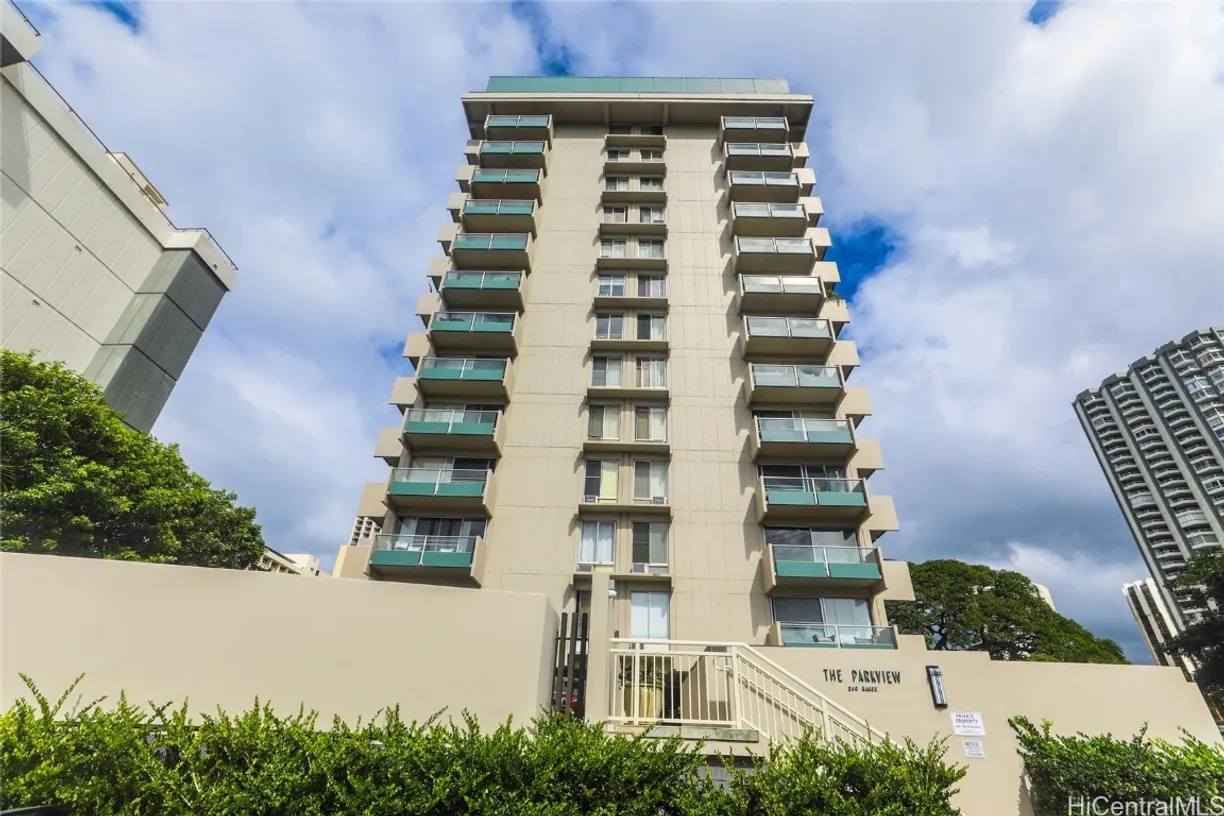 Hawaii Real Estate | View 240 Makee Road, 11D | 2 Beds, 2 Baths
