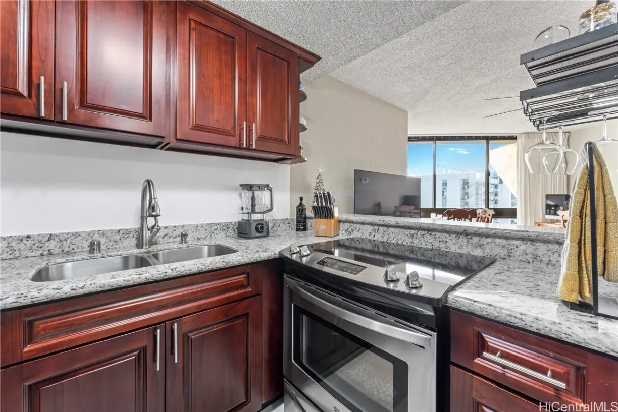 Hawaii Real Estate | View 300 Wai Nani Way, 2315 | 1 Bed, 1 Bath