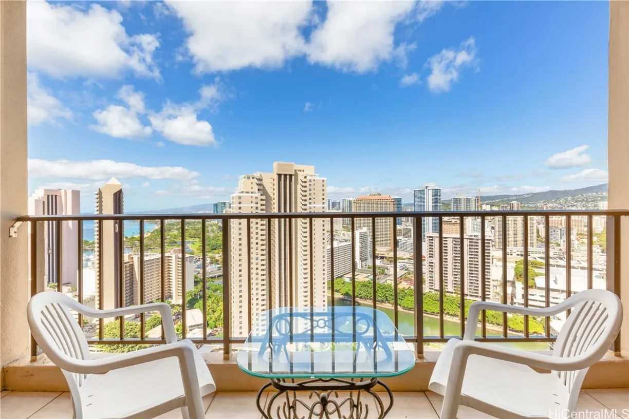 Hawaii Real Estate | View 411 Hobron Lane, 3414 | 2 Beds, 1 Bath