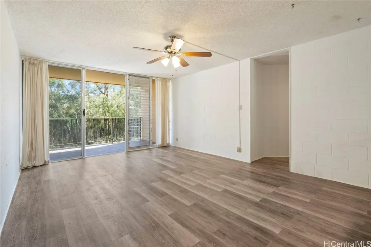Hawaii Real Estate | View 95-273 Waikalani Drive, D703 | Listing