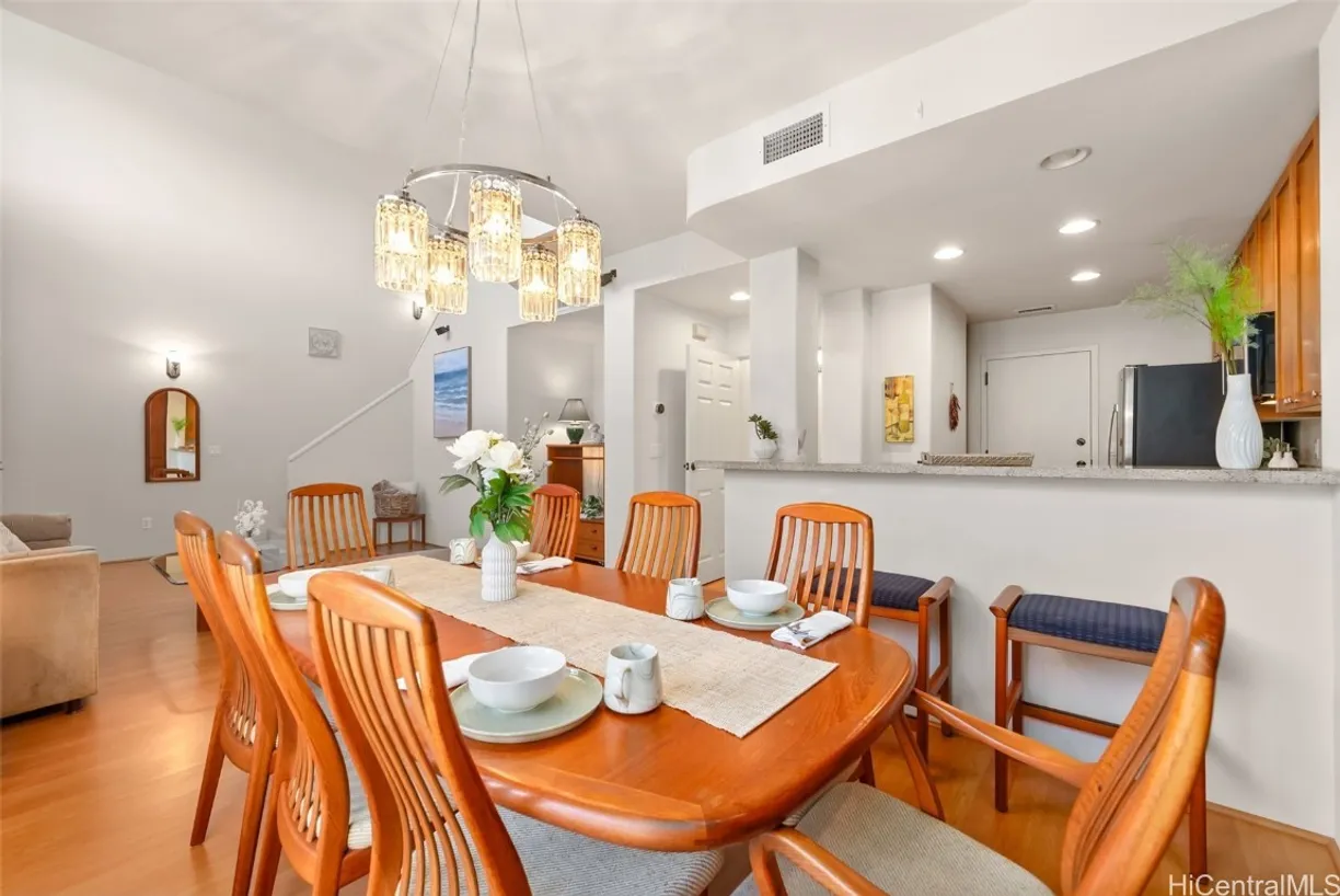 Hawaii Real Estate | View 520 Lunalilo Home Road, V4403 | 2 Beds, 2 Baths
