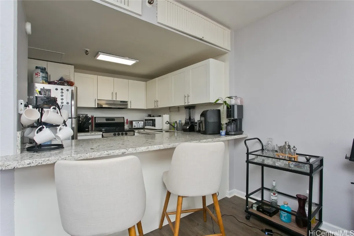 Hawaii Real Estate | View 2499 Kapiolani Boulevard, 3706 | Listing