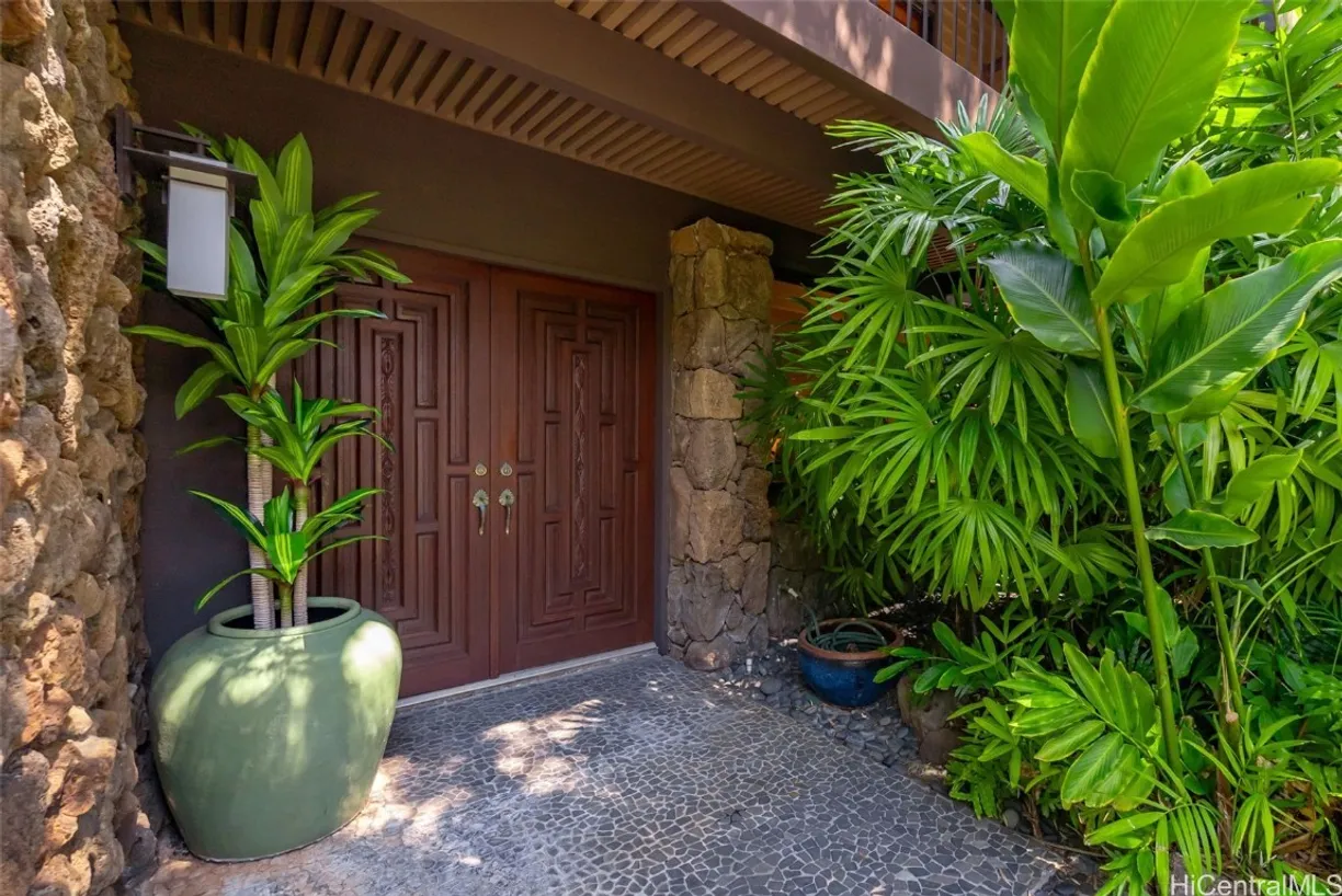 Hawaii Real Estate | View 3020 La Pietra Circle, 5 | 2 Beds, 2 Baths