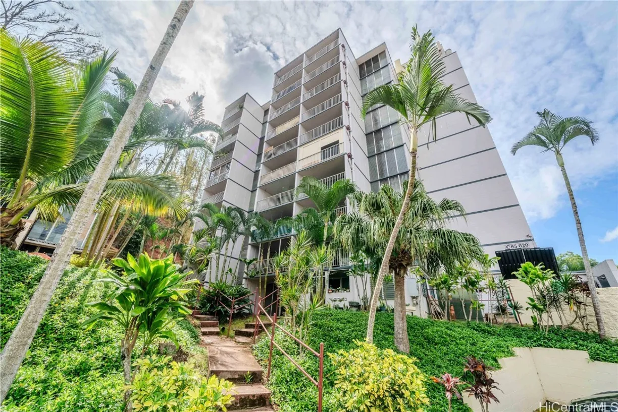 Hawaii Real Estate | View 95-020 Waihonu Street, C105 | 2 Beds, 1 Bath