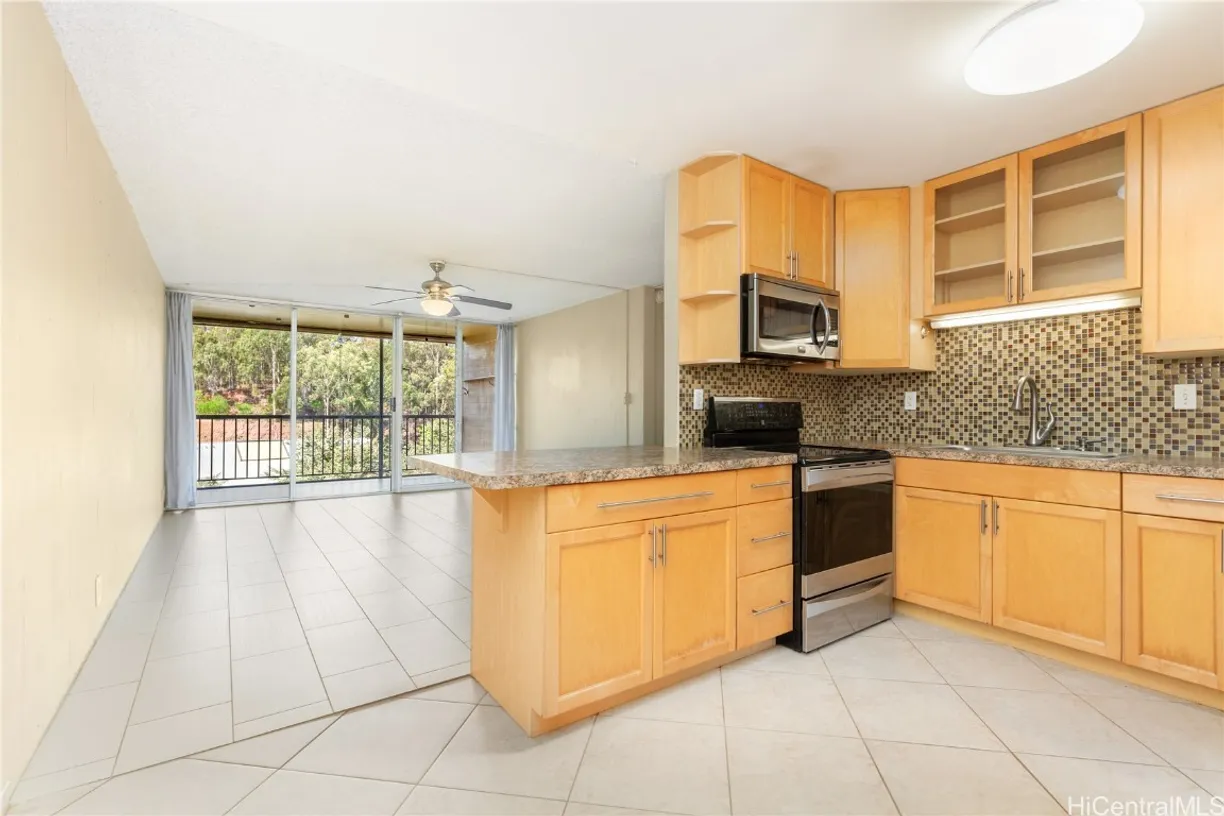 Hawaii Real Estate | View 95-273 Waikalani Drive, D902 | 2 Beds, 1 Bath