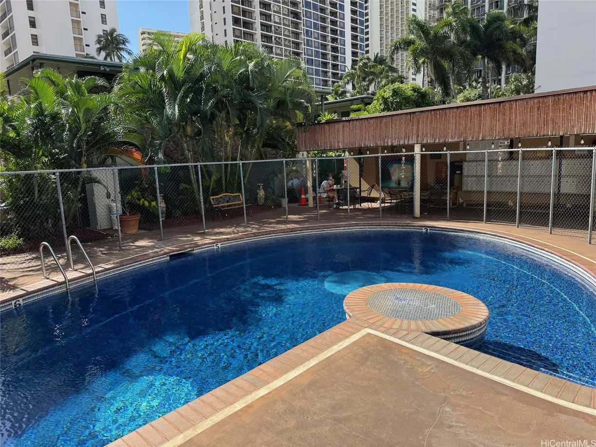 Hawaii Real Estate | View 235 Liliuokalani Avenue, 138 | 1 Bath