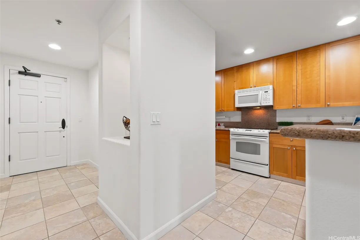 Hawaii Real Estate | View 520 Lunalilo Home Road, 8203 | Listing